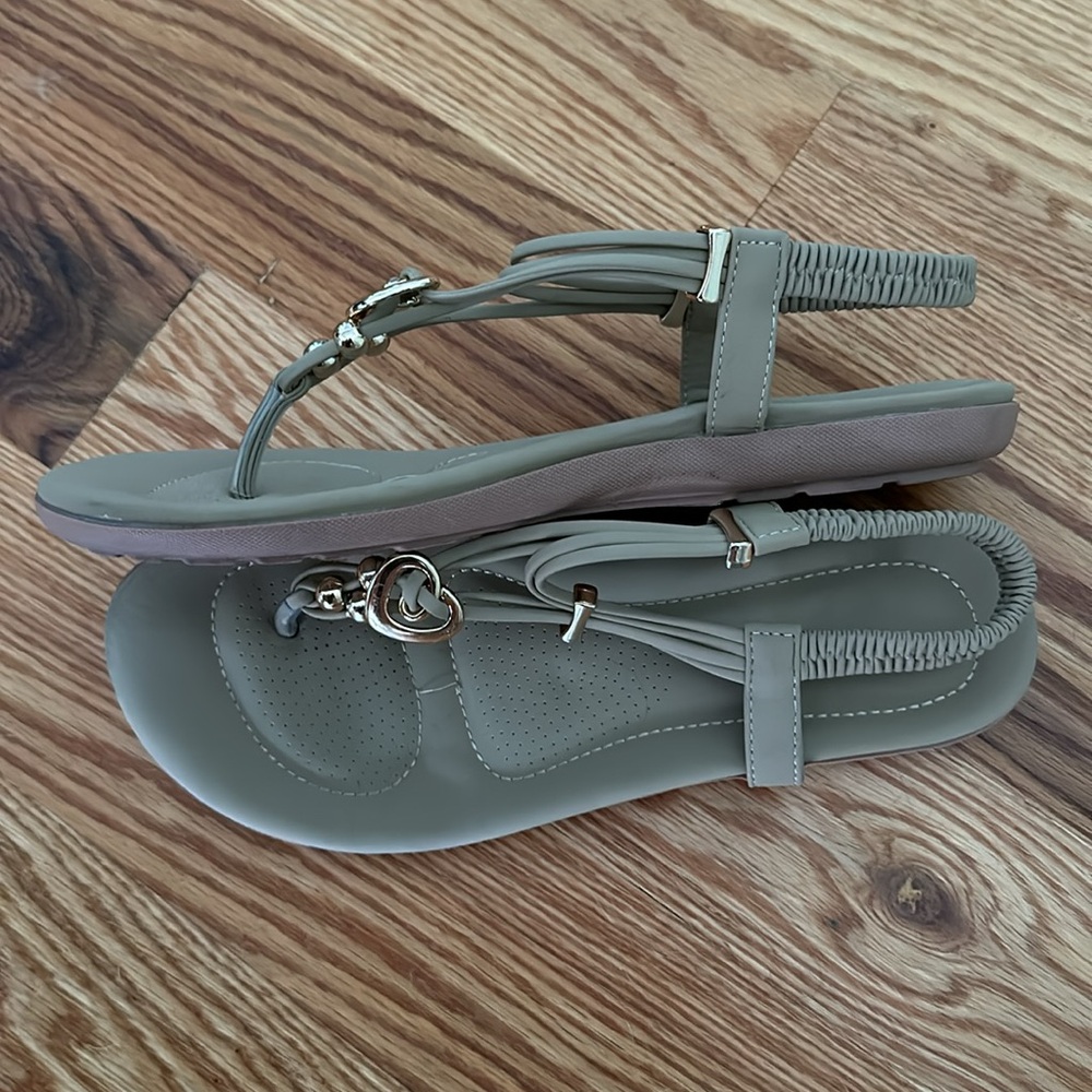 Sandals - Picture 3 of 4